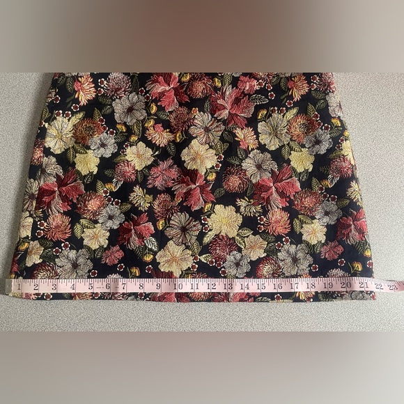 Loft Textured Floral Mini Skirt Size 6 - Picture 11 of 12